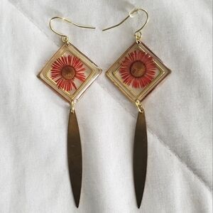 Wildflowear Pressed Flower & Resin Earrings